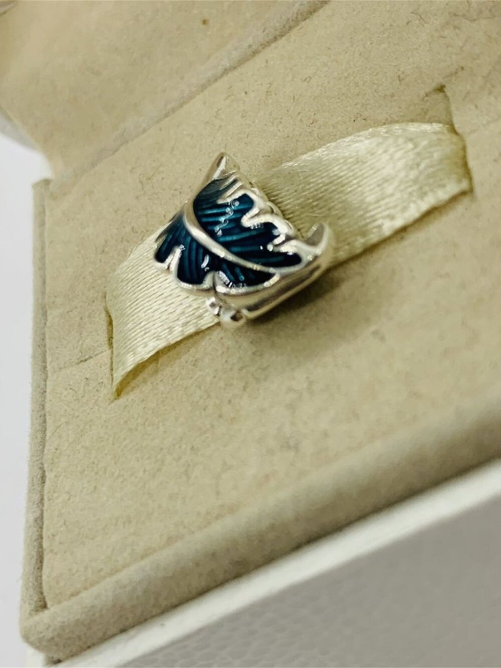 ✨🔥Pandora Blue Curved Feather Charm Nature and Celestial Pendant - Picture 2 of 6